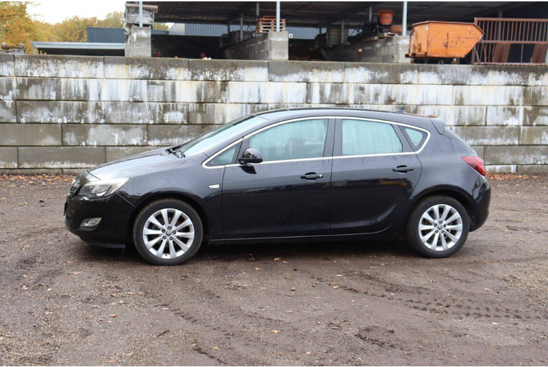 Opel Astra - Седан: слика 1 Opel Astra - Седан: слика 1