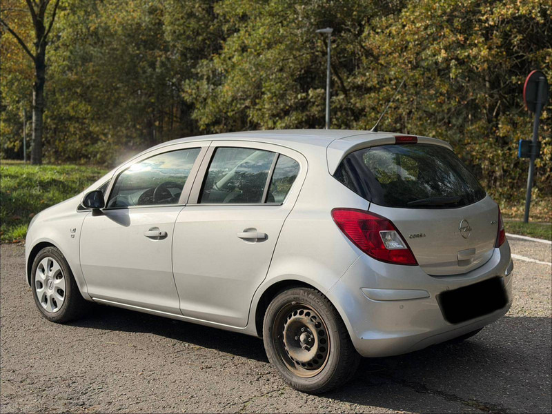 Opel Corsa 1.3 CDTI - Седан: слика 2 Opel Corsa 1.3 CDTI - Седан: слика 2
