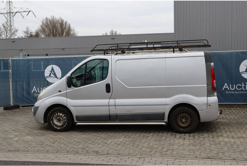 Opel Vivaro 2.0CDTI/66KW-E4 2.7T L1H1 - Товарно комбе: слика 3 Opel Vivaro 2.0CDTI/66KW-E4 2.7T L1H1 - Товарно комбе: слика 3