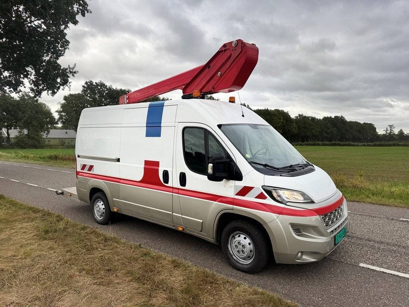 Peugeot Boxer 2.0HDI - Камион со подигачка кошница: слика 1 Peugeot Boxer 2.0HDI - Камион со подигачка кошница: слика 1