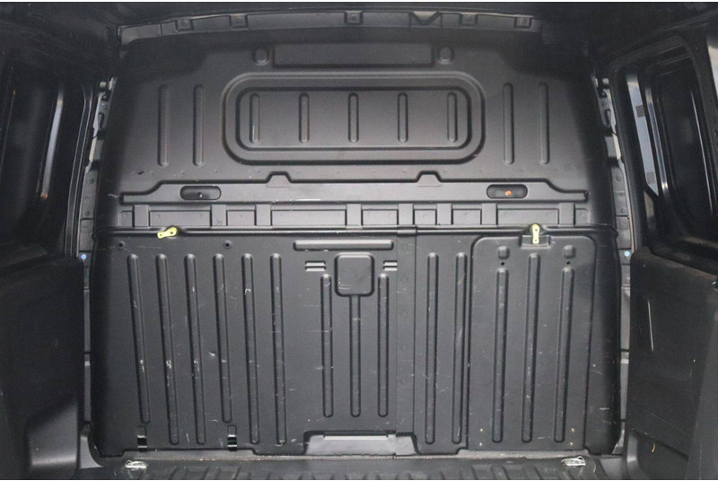 Товарно комбе Peugeot Partner: слика 17