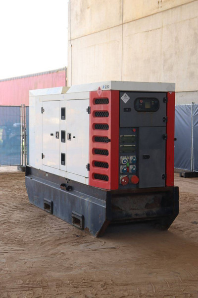 SDMO R220C3 - Генераторска поставка: слика 4 SDMO R220C3 - Генераторска поставка: слика 4