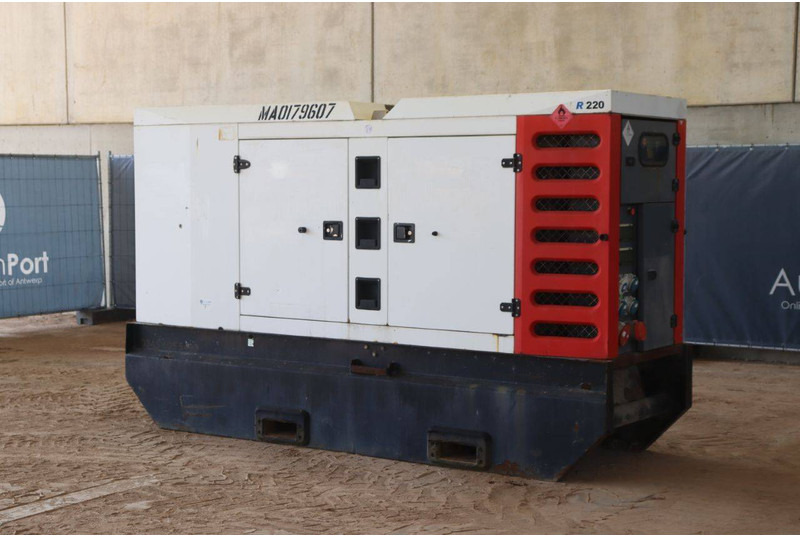 SDMO R220C3 - Генераторска поставка: слика 3 SDMO R220C3 - Генераторска поставка: слика 3