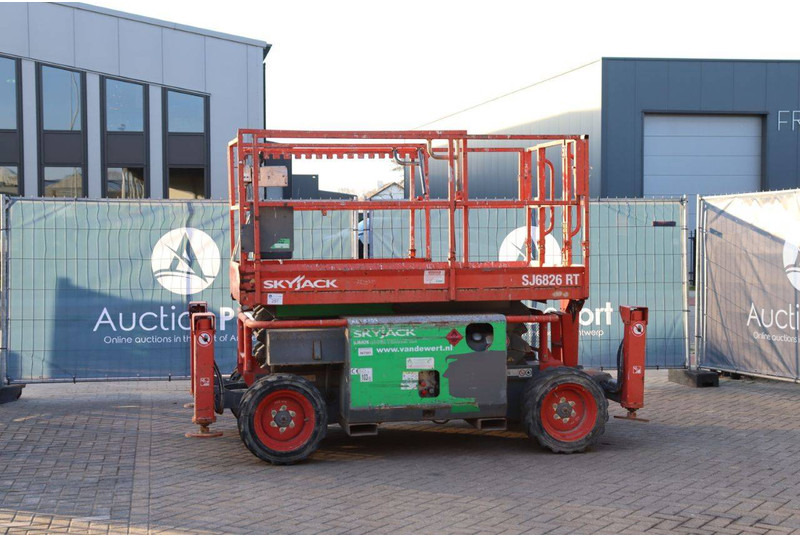 Skyjack SJ6826 RT - Кревач ножица: слика 1 Skyjack SJ6826 RT - Кревач ножица: слика 1