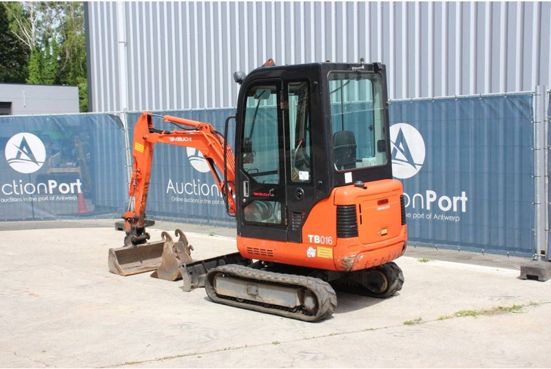 Takeuchi TB016 - Мини багер: слика 3 Takeuchi TB016 - Мини багер: слика 3