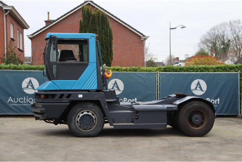 Terberg RT222 - Трактор на терминалот: слика 2 Terberg RT222 - Трактор на терминалот: слика 2