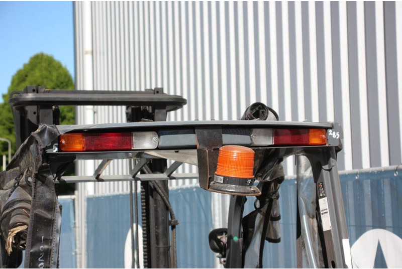 Електричен вилушкар Toyota 8FBE15T: слика 16