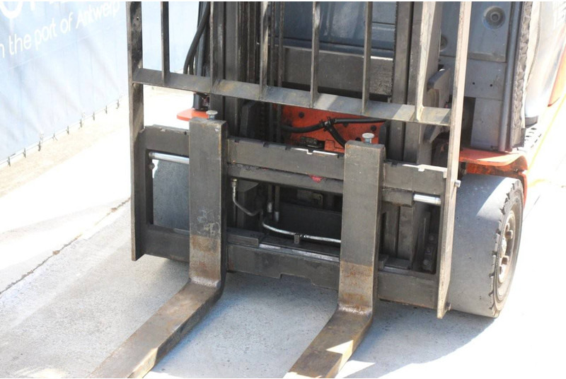 Електричен вилушкар Toyota 8FBE15T: слика 11