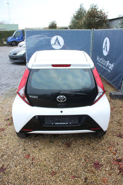 Toyota Aygo - Седан: слика 4 Toyota Aygo - Седан: слика 4