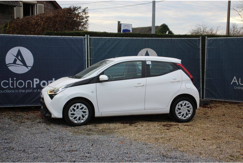 Toyota Aygo - Седан: слика 1 Toyota Aygo - Седан: слика 1