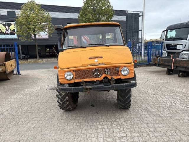 Unimog U600 - Камион со кран: слика 2 Unimog U600 - Камион со кран: слика 2