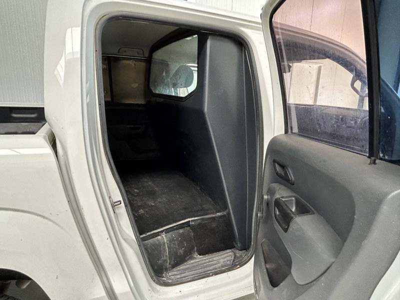 Автомобил Volkswagen Amarok: слика 15