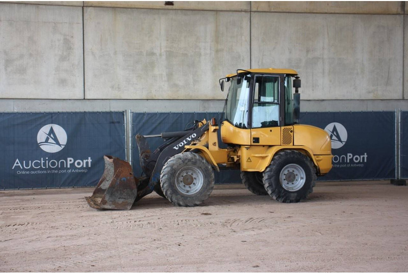 Volvo L30B-Z/X - Натоварувач на тркала: слика 1 Volvo L30B-Z/X - Натоварувач на тркала: слика 1