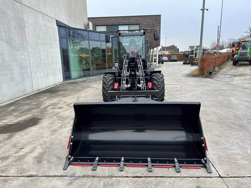 WOLF WL825 - Натоварувач на тркала: слика 2 WOLF WL825 - Натоварувач на тркала: слика 2