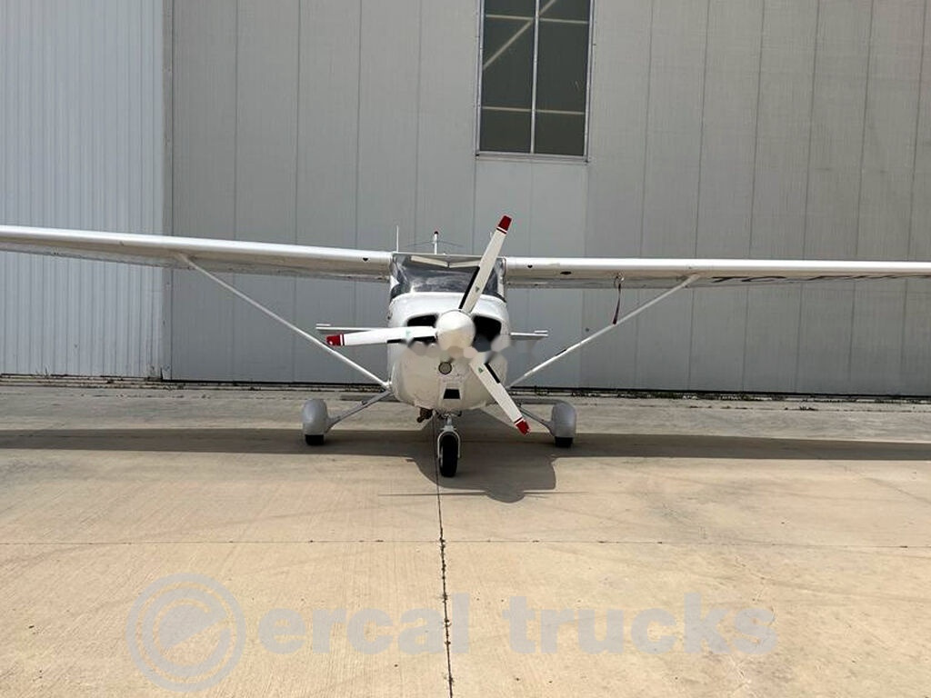 1977 Cessna 172N Diesel TC-EHO Airplane - Аеродромска опрема: слика 3 1977 Cessna 172N Diesel TC-EHO Airplane - Аеродромска опрема: слика 3