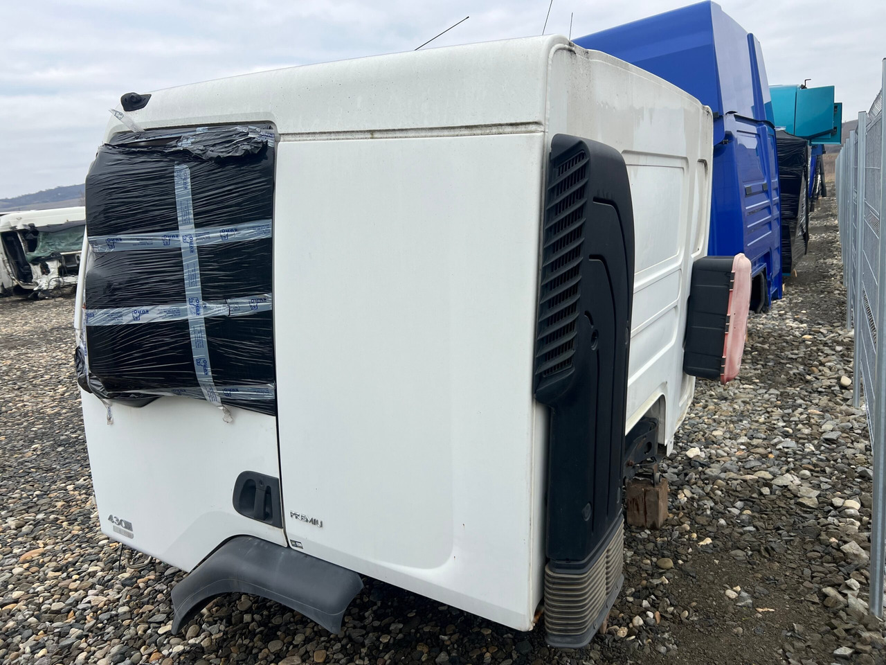 CABINA RENAULT PREMIUM SLEEPER CAB L2H1 - Кабина за Камион: слика 4 CABINA RENAULT PREMIUM SLEEPER CAB L2H1 - Кабина за Камион: слика 4