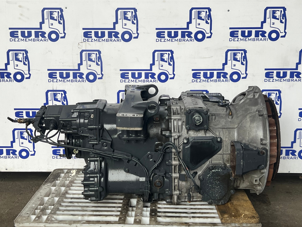 CUTIE DE VITEZE MAN AUTOMATA FARA RETARDER TIPMATIC 14 2700NM DD 81.32004.6415 - Менувач за Камион: слика 3 CUTIE DE VITEZE MAN AUTOMATA FARA RETARDER TIPMATIC 14 2700NM DD 81.32004.6415 - Менувач за Камион: слика 3