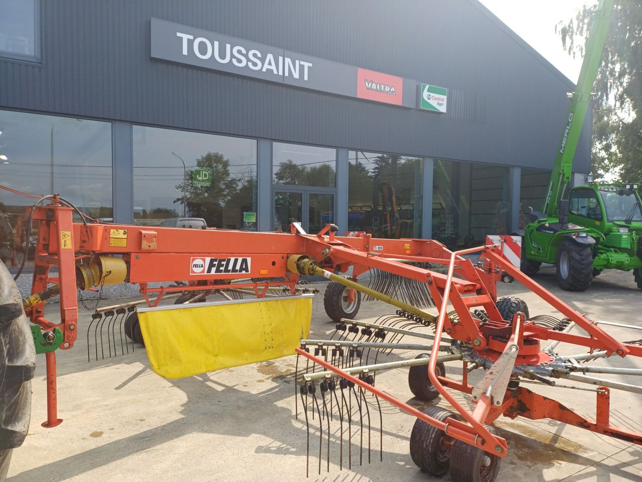 Fella TS800 - Превртувач и гребло: слика 1 Fella TS800 - Превртувач и гребло: слика 1