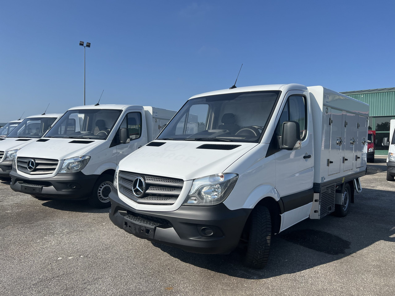Комбе ладилник FUROGON HELADERO CON PLACAS MERCEDES Y IVECO: слика 8 Комбе ладилник FUROGON HELADERO CON PLACAS MERCEDES Y IVECO: слика 8