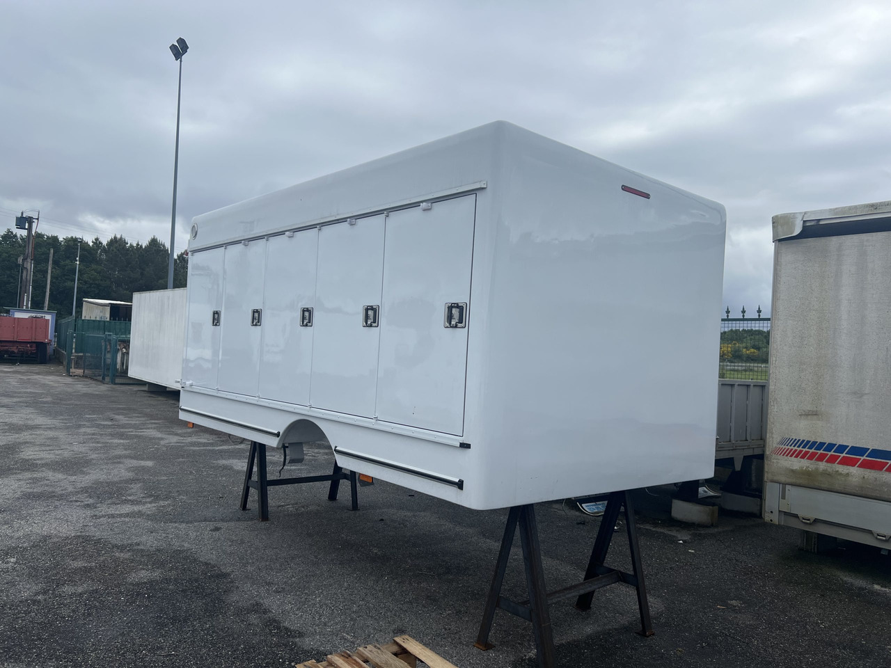 Комбе ладилник FUROGON HELADERO CON PLACAS MERCEDES Y IVECO: слика 12 Комбе ладилник FUROGON HELADERO CON PLACAS MERCEDES Y IVECO: слика 12