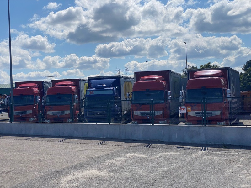 RENAULT 450 CON UNA TAULINER - Камион со церада: слика 1 RENAULT 450 CON UNA TAULINER - Камион со церада: слика 1