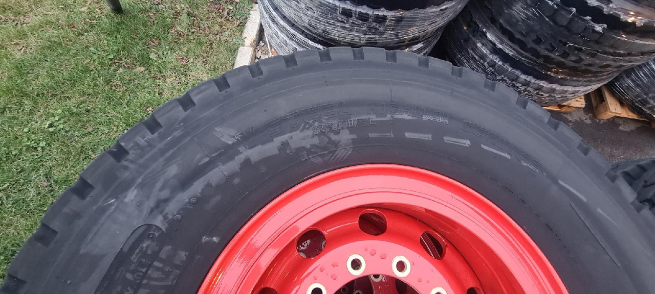 Мобилен кран Liebherr Zubehör = Kompletträder 8 x Bridgestone VHS 385/95 R25 (14.00 R25): слика 8 Мобилен кран Liebherr Zubehör = Kompletträder 8 x Bridgestone VHS 385/95 R25 (14.00 R25): слика 8