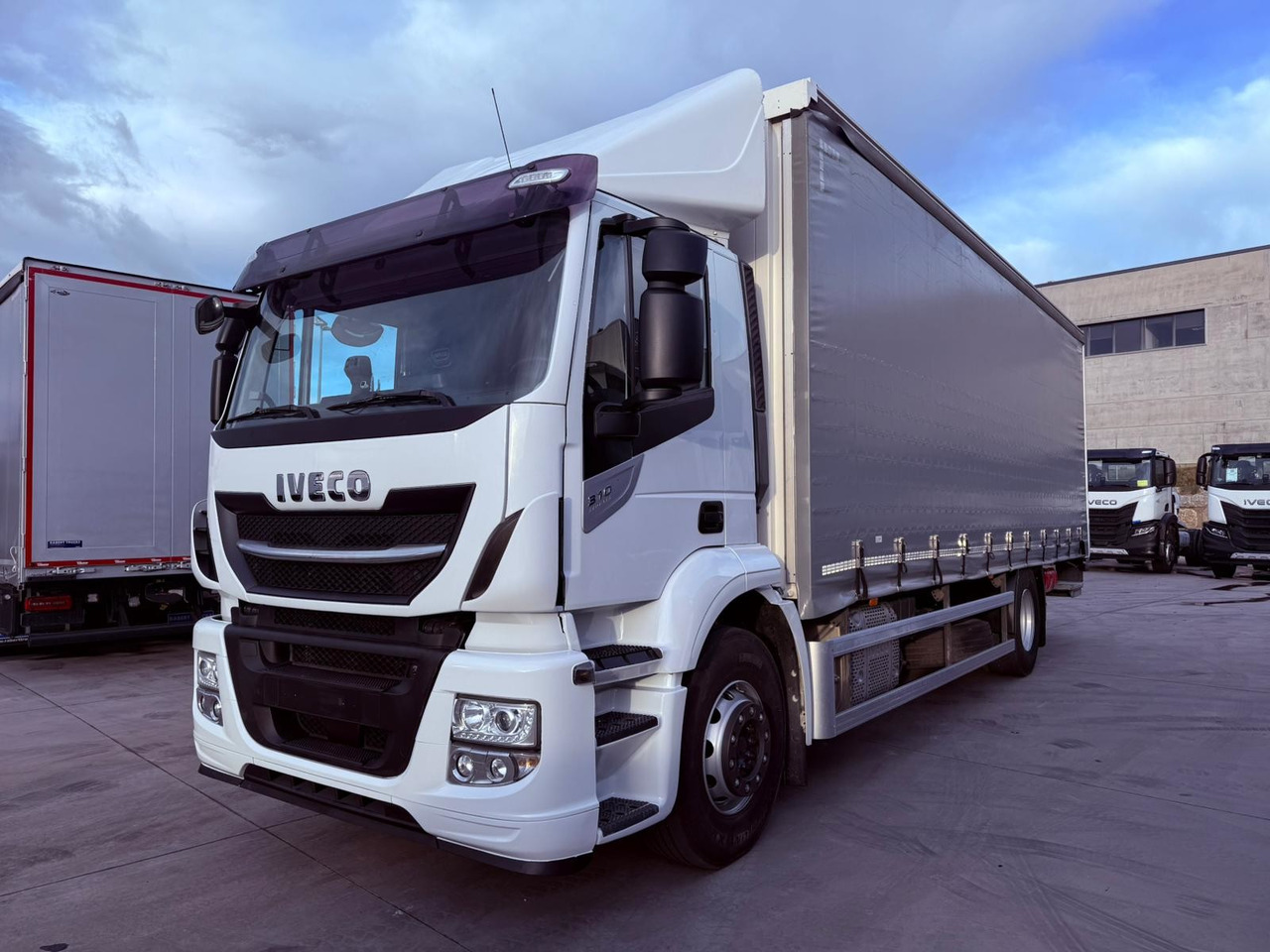 IVECO AD190S31P Stralis E6 (Tauliner) - Камион со церада: слика 1 IVECO AD190S31P Stralis E6 (Tauliner) - Камион со церада: слика 1