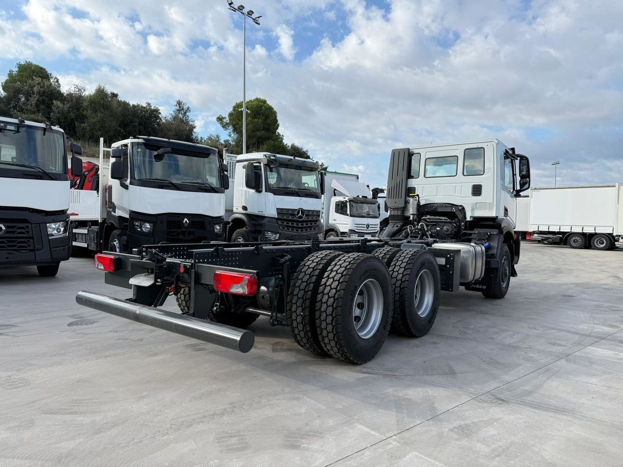 IVECO AD300X46Z OFF X-Way E6 (Chassis) - Камион со кабинска шасија: слика 4 IVECO AD300X46Z OFF X-Way E6 (Chassis) - Камион со кабинска шасија: слика 4