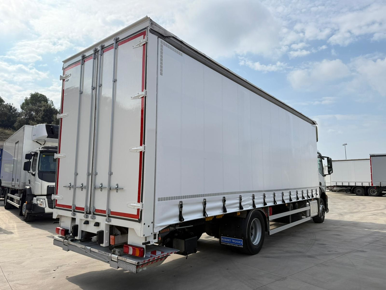 MERCEDES BENZ 18.27 Antos E6 (Tauliner) - Камион со церада: слика 3 MERCEDES BENZ 18.27 Antos E6 (Tauliner) - Камион со церада: слика 3