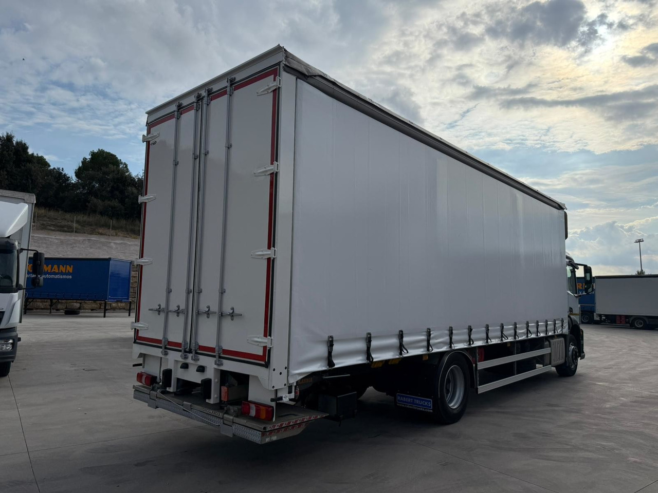 MERCEDES BENZ 18.27 Antos E6 (Tauliner) - Камион со церада: слика 3 MERCEDES BENZ 18.27 Antos E6 (Tauliner) - Камион со церада: слика 3