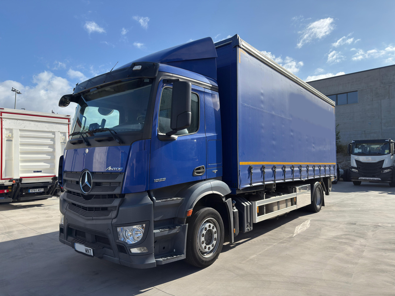 MERCEDES BENZ 18.33 Antos E6 (Self-portable) - Камион со церада: слика 1 MERCEDES BENZ 18.33 Antos E6 (Self-portable) - Камион со церада: слика 1