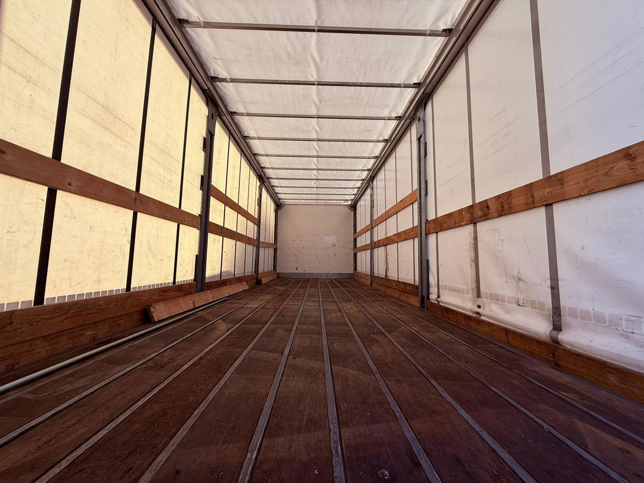 RENAULT D19.280 E6 (Tauliner) - Камион со церада: слика 5 RENAULT D19.280 E6 (Tauliner) - Камион со церада: слика 5