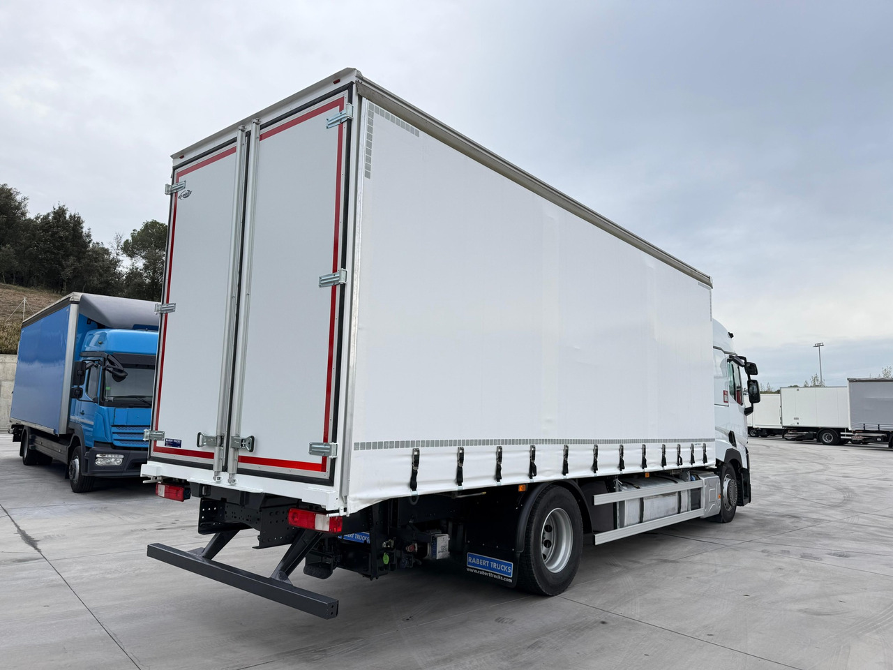 RENAULT T430 E6 (Tauliner) - Камион со церада: слика 4 RENAULT T430 E6 (Tauliner) - Камион со церада: слика 4