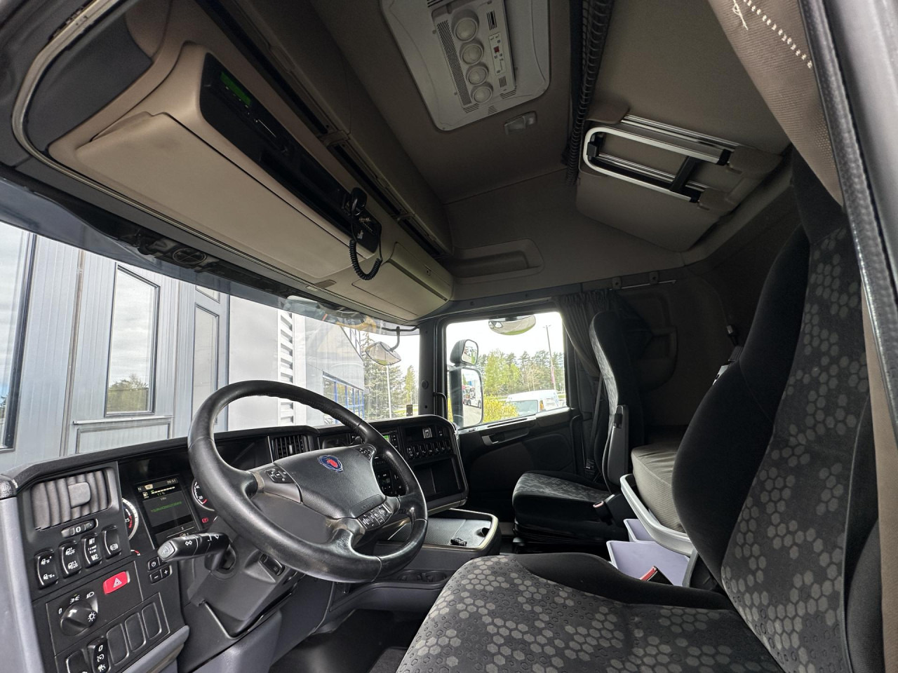 SCANIA R 410 LA4x2MNA - Камион влекач: слика 2 SCANIA R 410 LA4x2MNA - Камион влекач: слика 2