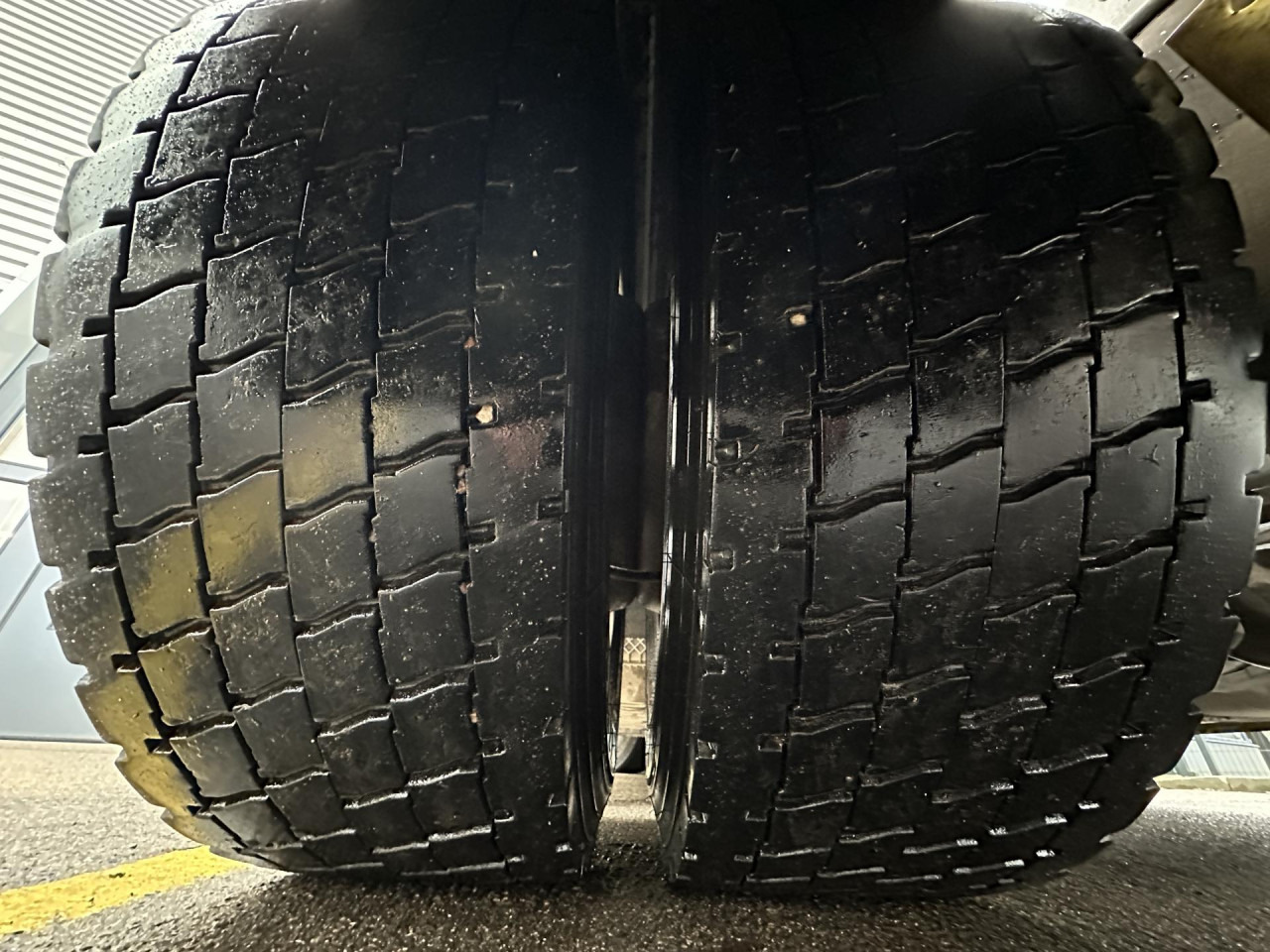 SCANIA R 460 A4x2NA - Камион влекач: слика 2 SCANIA R 460 A4x2NA - Камион влекач: слика 2