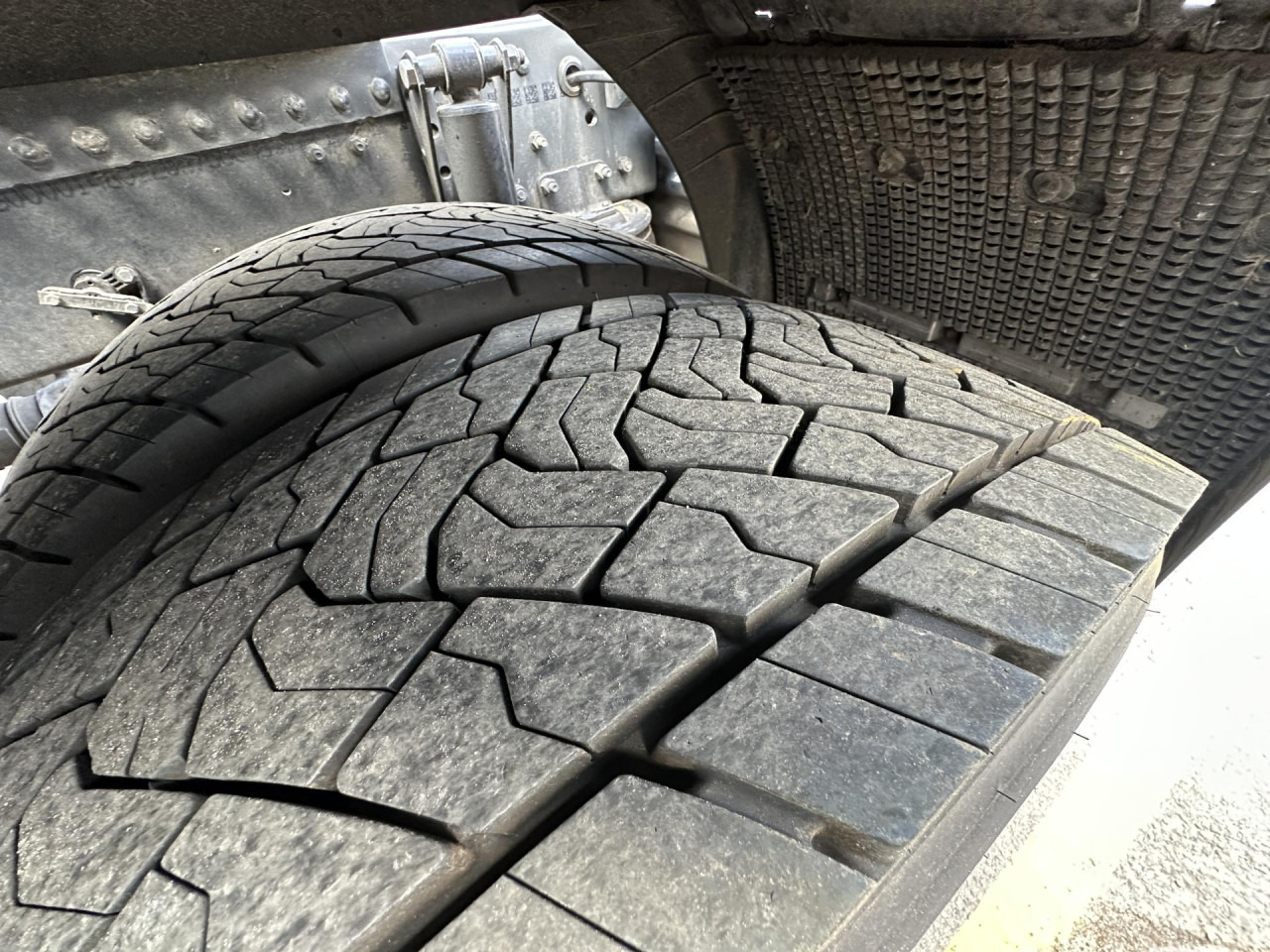 SCANIA R 460 A4x2NB - Камион влекач: слика 2 SCANIA R 460 A4x2NB - Камион влекач: слика 2