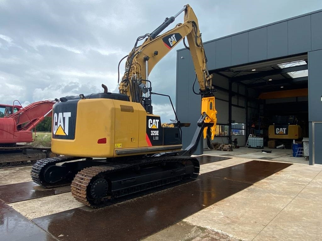CAT 320 EL LR CAR DISMANTLER - Багер за уривање: слика 4 CAT 320 EL LR CAR DISMANTLER - Багер за уривање: слика 4