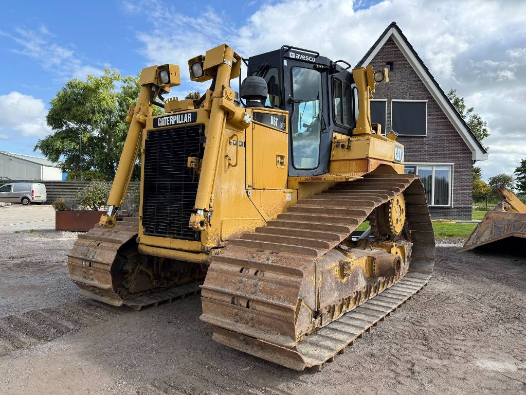 Булдожер CAT D 6 T LGP: слика 1