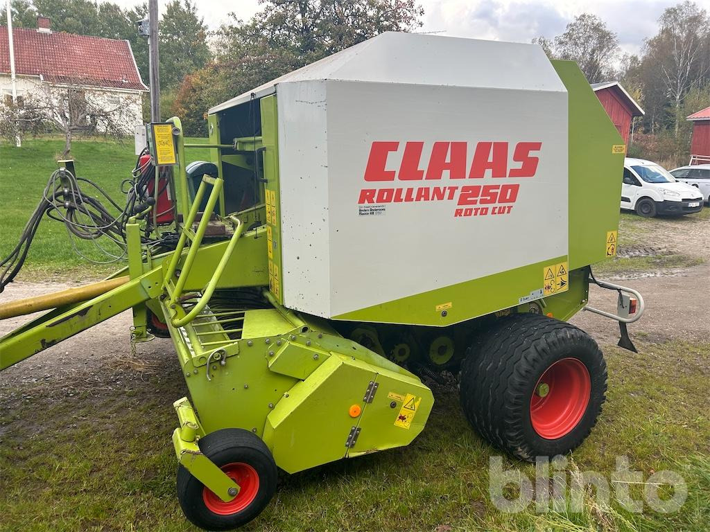 Claas Rollant 250 Rotcut - Балирка за тркалезни бали: слика 4 Claas Rollant 250 Rotcut - Балирка за тркалезни бали: слика 4
