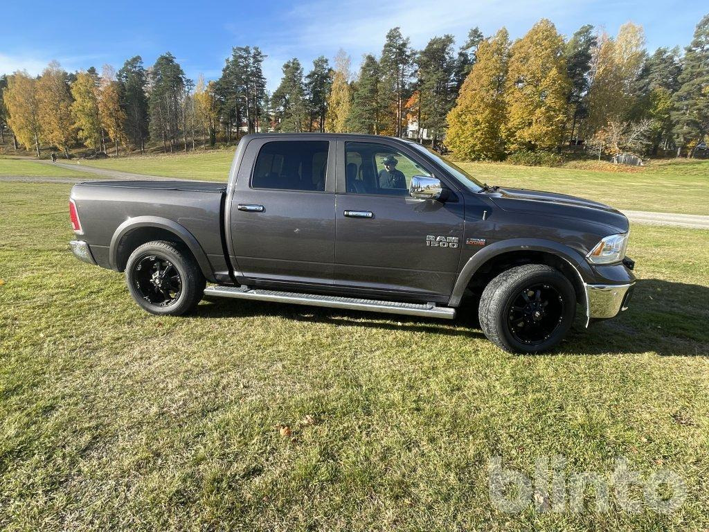 DODGE RAM Hemi 5,7 - Пикап: слика 1 DODGE RAM Hemi 5,7 - Пикап: слика 1