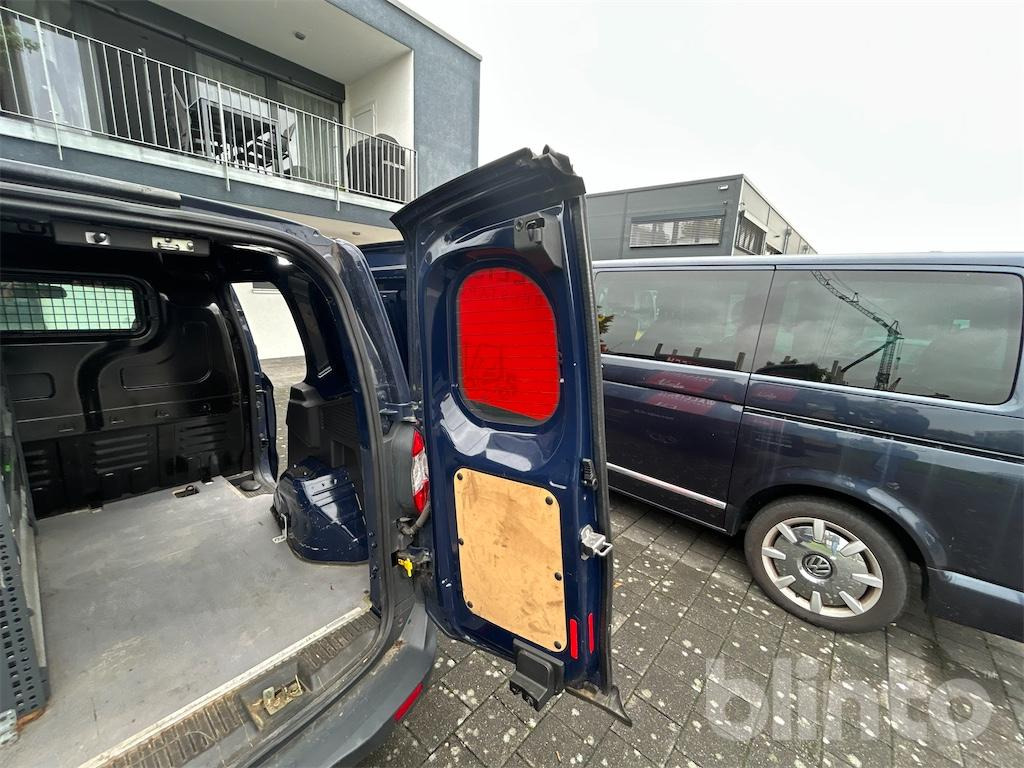 Мало комбе Ford Transit Courier: слика 15