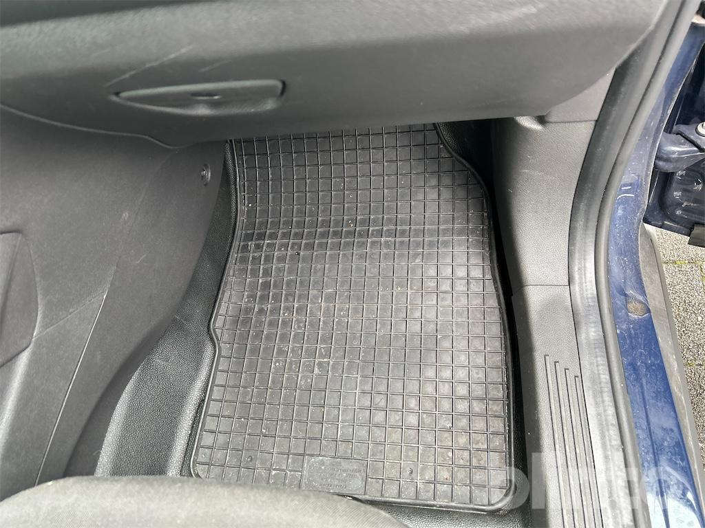 Мало комбе Ford Transit Courier: слика 27