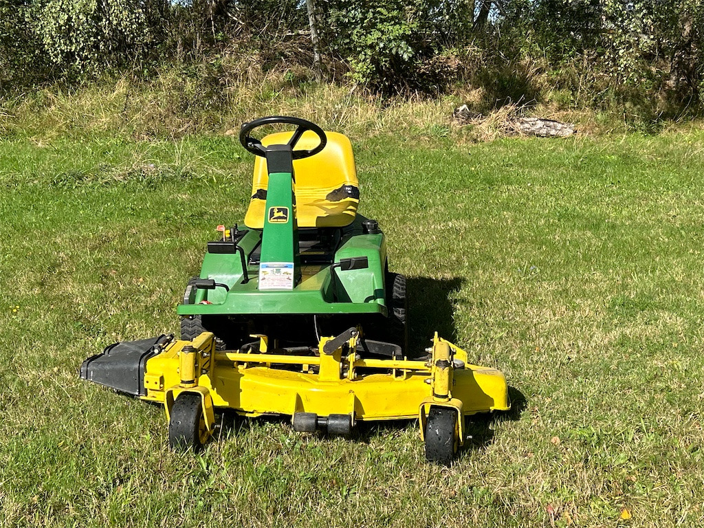 John Deere F525 - Градинарска косилка: слика 2 John Deere F525 - Градинарска косилка: слика 2