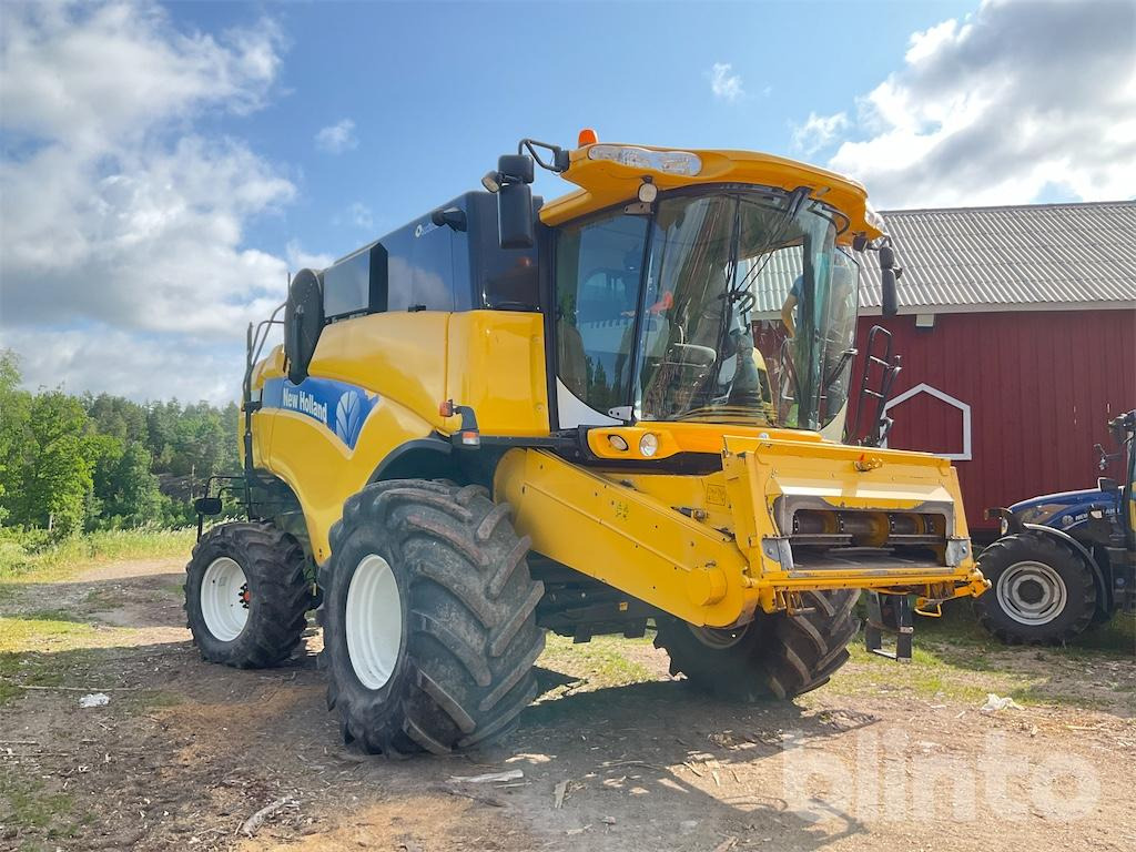New Holland CX8060 - Комбајн: слика 2 New Holland CX8060 - Комбајн: слика 2
