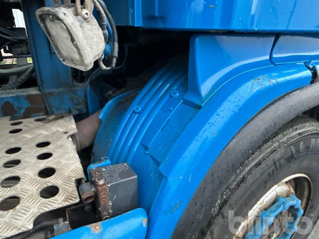 Камион со платформа, Камион со кран SCANIA P420 LB8X2/4 HNA: слика 27