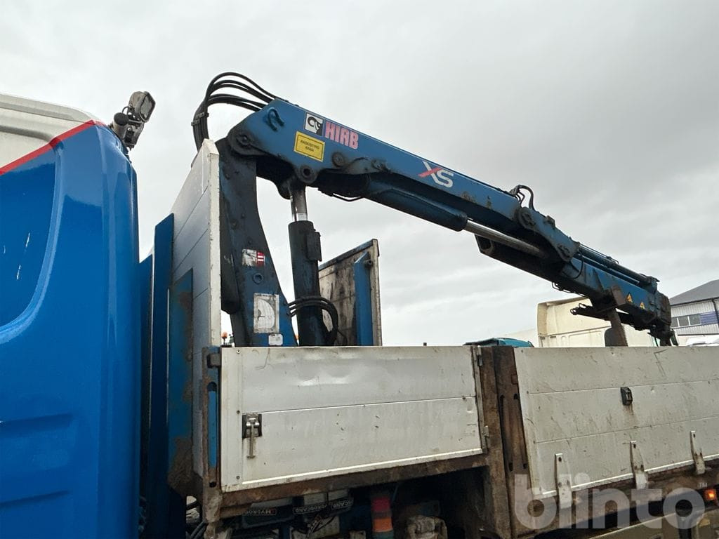 Камион со платформа, Камион со кран SCANIA P420 LB8X2/4 HNA: слика 7