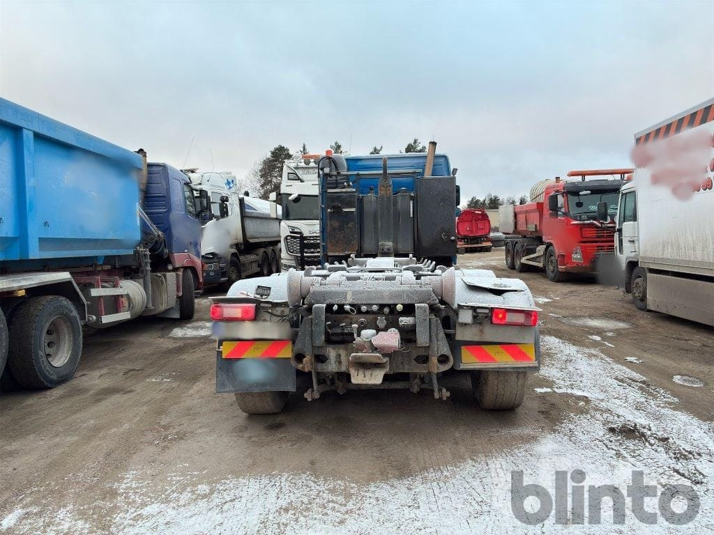 VOLVO FH 420 6*2 - Камион со кука за подигање: слика 5 VOLVO FH 420 6*2 - Камион со кука за подигање: слика 5