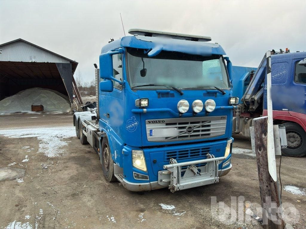 VOLVO FH 420 6*2 - Камион со кука за подигање: слика 2 VOLVO FH 420 6*2 - Камион со кука за подигање: слика 2