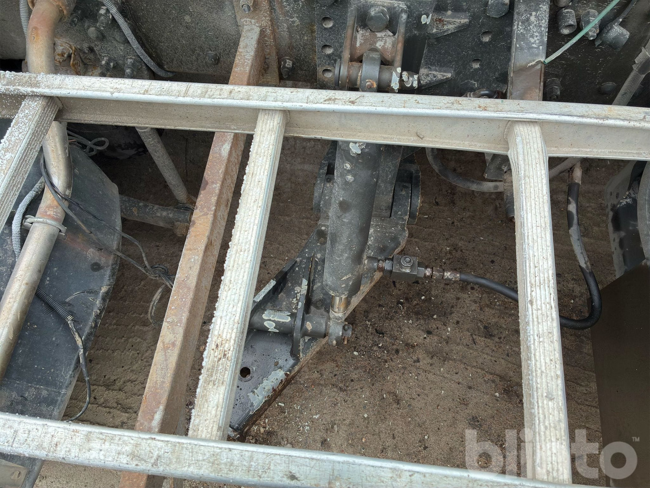 Камион со кука за подигање VOLVO FH 420 6*2: слика 17