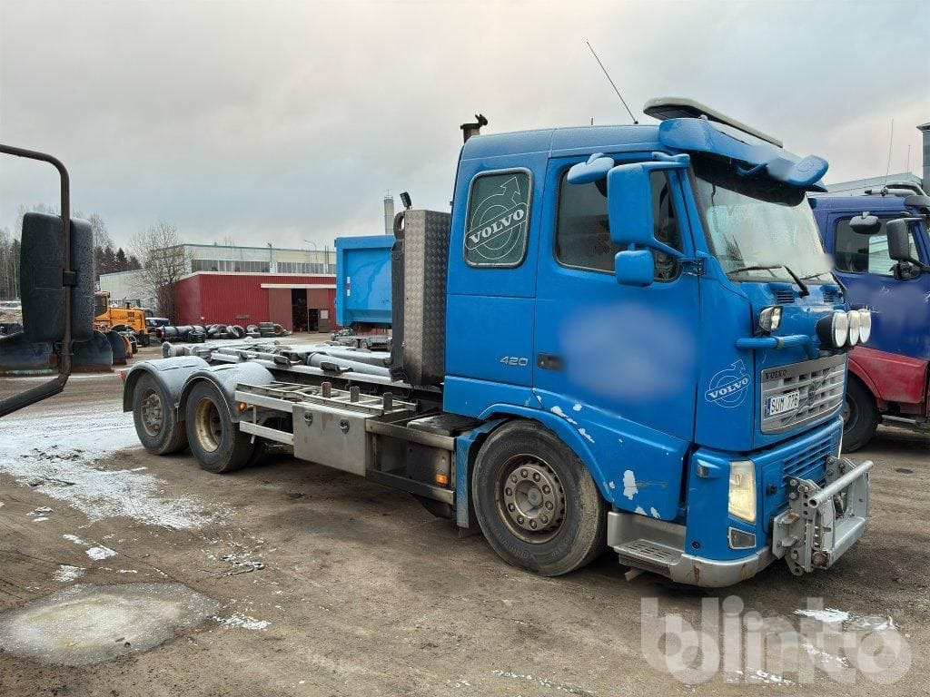 VOLVO FH 420 6*2 - Камион со кука за подигање: слика 3 VOLVO FH 420 6*2 - Камион со кука за подигање: слика 3